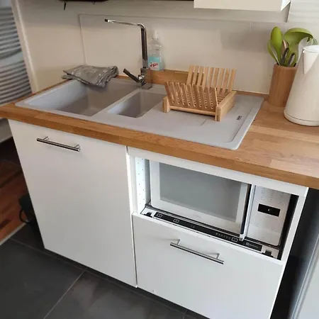 Charmante Maison Rénovée à Avec Clim Et Parking Privé - Fr-1-616-504 *